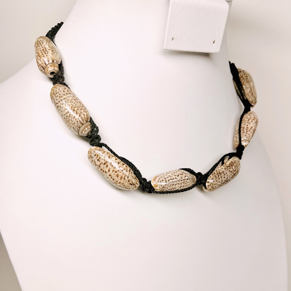 Tiger Shell Beaded Choker Necklace 18” Long SHE 3